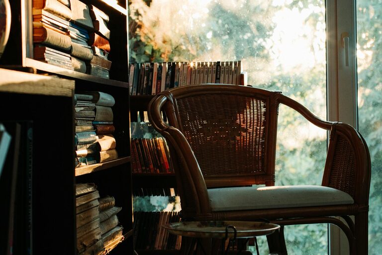 Tips for Creating a Cosy Reading Nook at Home